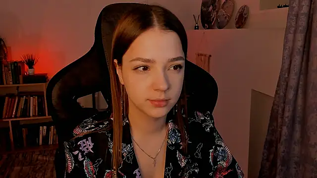 PamBeesly online show from 25, 1, 2025