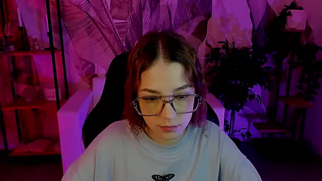 PamBeesly online show from 28, 1, 2025