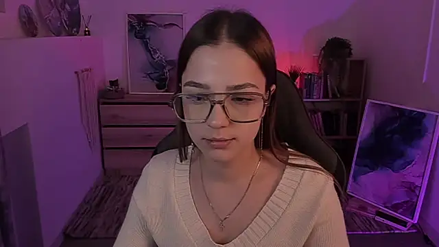 PamBeesly online show from 1, 2, 2025