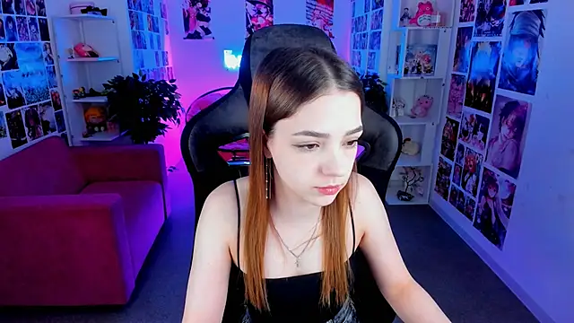 PamBeesly online show from 12, 3, 2025