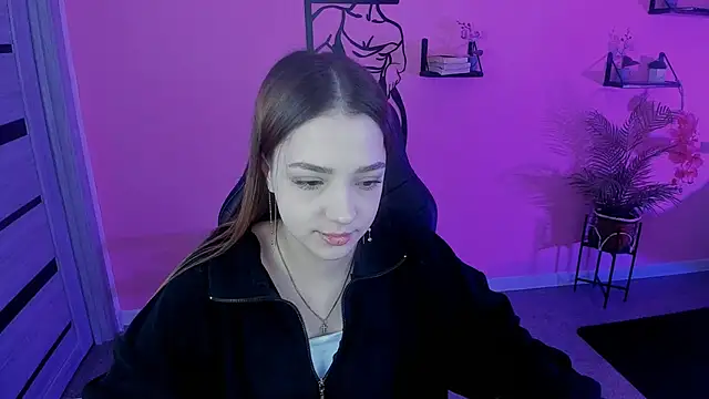 PamBeesly online show from 22, 3, 2025