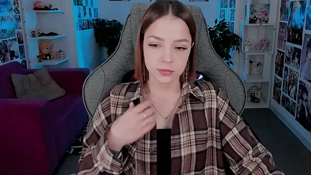 PamBeesly online show from 23, 9, 2025