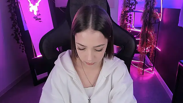 PamBeesly online show from 29, 9, 2025