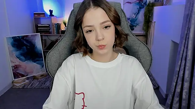 PamBeesly online show from 4, 11, 2025