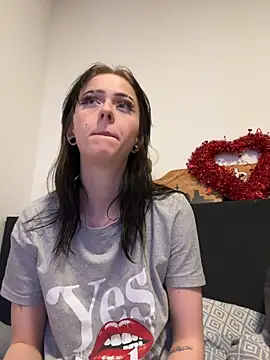 Ciara2004 online show from 16, 4, 2026