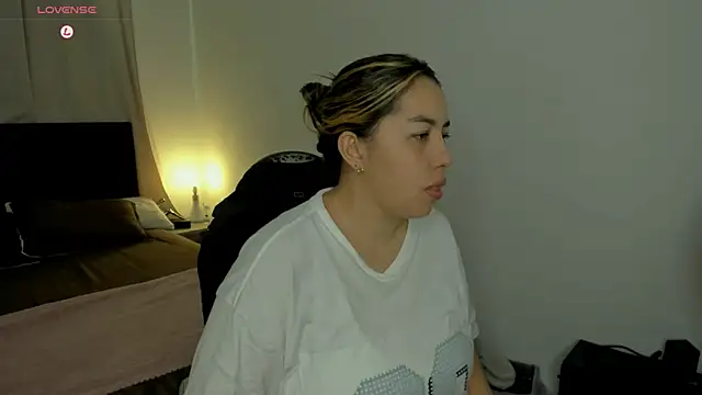 brithany olson25 online show from 19, 3, 2026