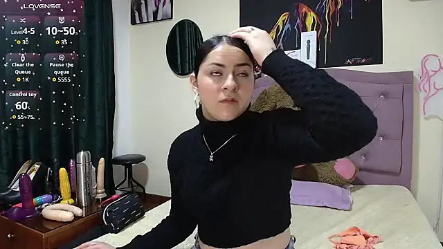 Emmie Hot online show from 14, 10, 2025