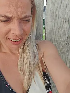 SweetyNinaOff1 online show from 28, 5, 2026
