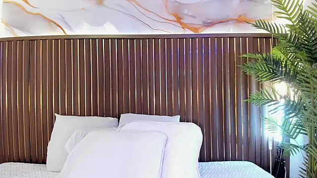 Snapshot of elevensky chatting on 1, 4, 2026 elevensky online show from 1, 4, 2026