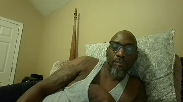 Snapshot of Soultouch1 chatting on 12, 5, 2026 Soultouch1 online show from 12, 5, 2026
