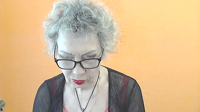 NessyJenixs online show from 9, 4, 2026