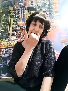 Snapshot of Laura_Kiss chatting on 15, 4, 2026 Laura Kiss online show from 15, 4, 2026