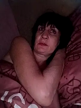 Snapshot of Laura_Kiss chatting on 15, 4, 2026 Laura Kiss online show from 15, 4, 2026