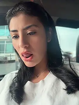 Snapshot of fiorella_paris chatting on 15, 4, 2026 fiorella paris online show from 15, 4, 2026