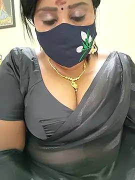 Queenflowerr online show from 6, 11, 2025