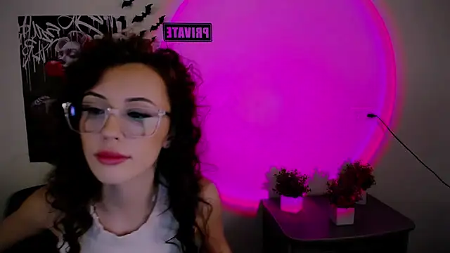 Nikonara Love online show from 1, 3, 2025