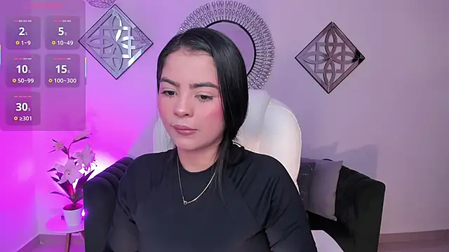 Layla Breezee online show from 15, 12, 2025