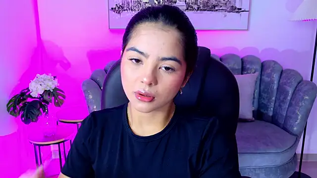 Layla Breezee online show from 10, 5, 2026
