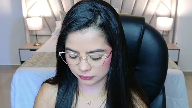 Layla Breezee online show from 12, 7, 2026