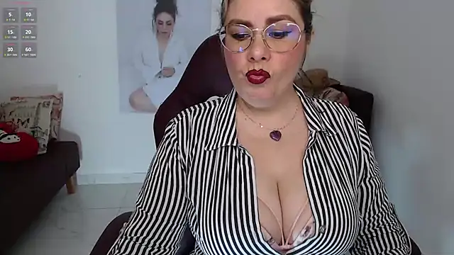 Snapshot of Frida_1982 chatting on 28, 2, 2025 Frida 1982 online show from 28, 2, 2025