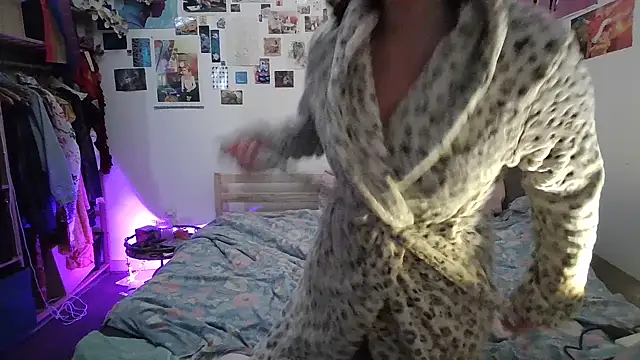 AdorahB3ll3 online show from 16, 2, 2025