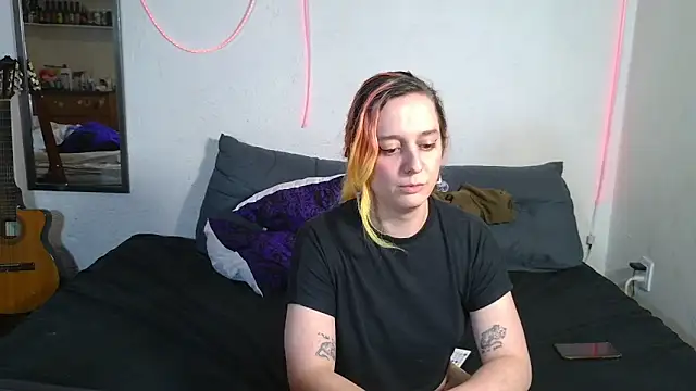 Snapshot of Evelan420 chatting on 17, 10, 2025 Evelan420 online show from 17, 10, 2025