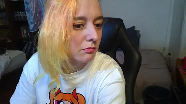 Snapshot of Evelan420 chatting on 27, 10, 2025 Evelan420 online show from 27, 10, 2025