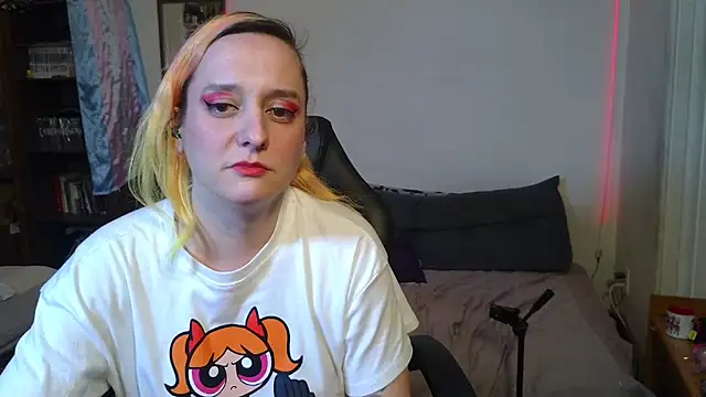 Snapshot of Evelan420 chatting on 28, 10, 2025 Evelan420 online show from 28, 10, 2025