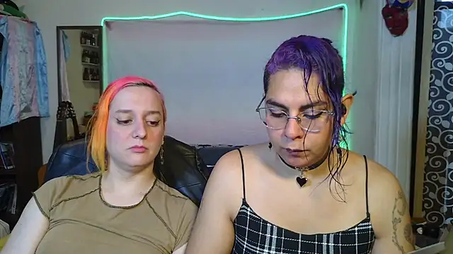 Snapshot of Evelan420 chatting on 18, 12, 2025 Evelan420 online show from 18, 12, 2025