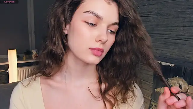 FloraDobb online show from 8, 3, 2025