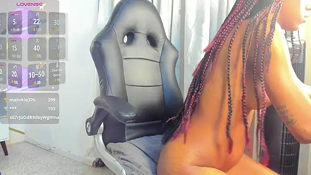 Snapshot of taliarussel chatting on 2, 2, 2025 taliarussel online show from 2, 2, 2025