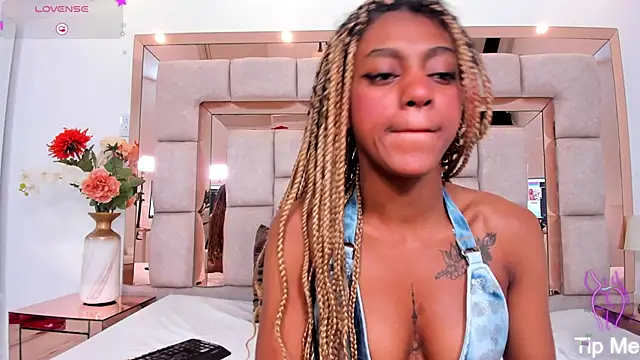 Snapshot of taliarussel chatting on 1, 3, 2025 taliarussel online show from 1, 3, 2025