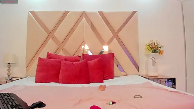 Snapshot of taliarussel chatting on 5, 3, 2025 taliarussel online show from 5, 3, 2025