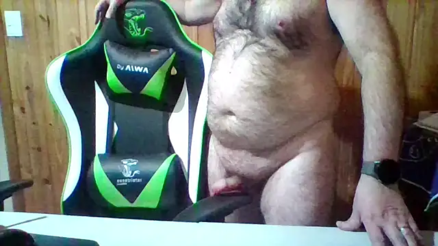 Snapshot of BearArg chatting on 8, 11, 2025 BearArg online show from 8, 11, 2025