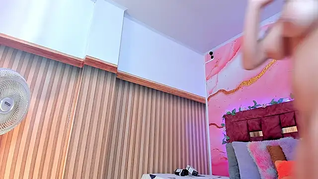 scarlett  evans  online show from 24, 2, 2025