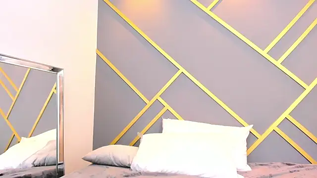 Alaia Colins online show from 3, 3, 2025