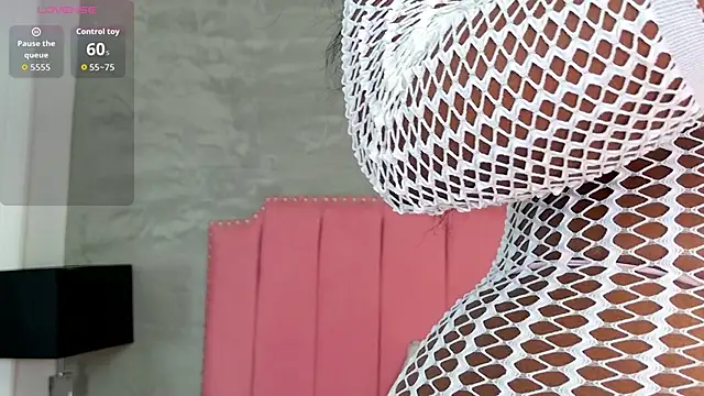 Alaia Colins online show from 16, 2, 2026