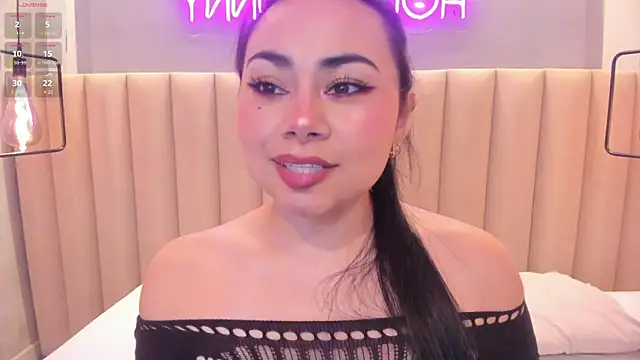 Naomymonroe  online show from 25, 9, 2025