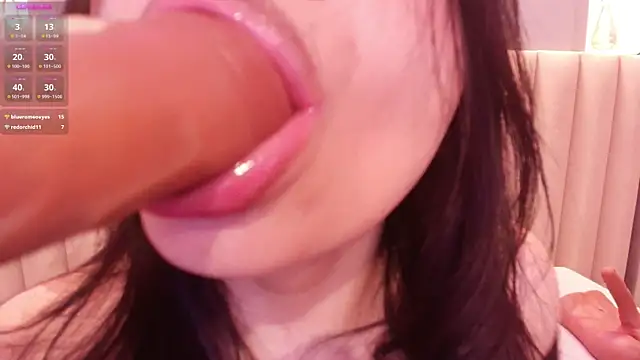 Naomymonroe  online show from 23, 11, 2025