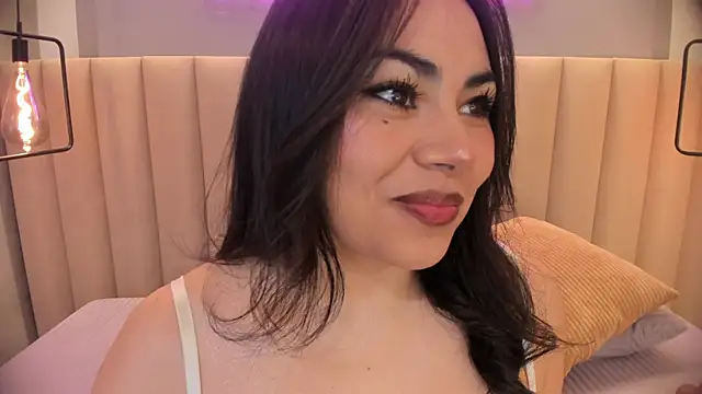 Naomymonroe  online show from 22, 5, 2026