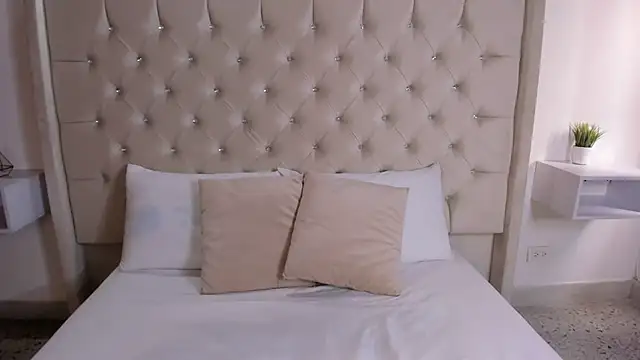 bella bloomg online show from 12, 3, 2025