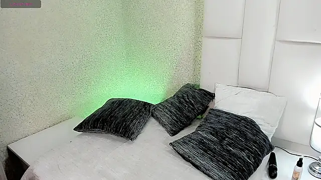 Angeles Busst online show from 16, 4, 2026