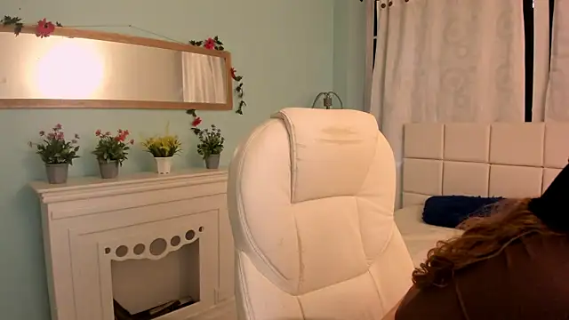 alaia greyy online show from 10, 2, 2025