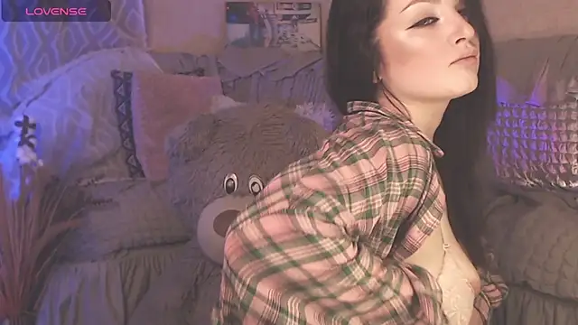 Snapshot of BritneyBarker chatting on 2, 1, 2025 BritneyBarker online show from 2, 1, 2025