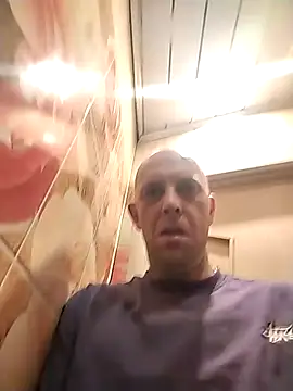 Snapshot of MaxDevilWhite chatting on 9, 11, 2025 MaxDevilWhite online show from 9, 11, 2025