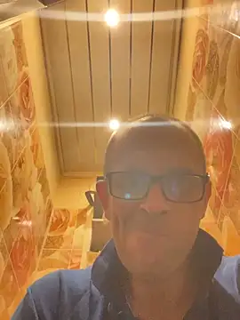 Snapshot of MaxDevilWhite chatting on 28, 2, 2026 MaxDevilWhite online show from 28, 2, 2026