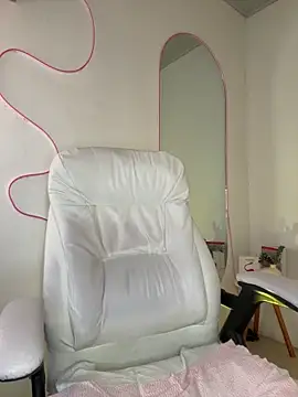 Snapshot of Sofi_BBW chatting on 5, 2, 2026 Sofi BBW online show from 5, 2, 2026