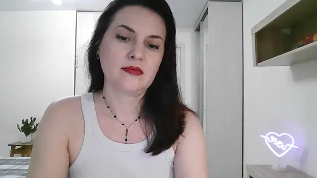 Victoria Glam online show from 17, 2, 2025