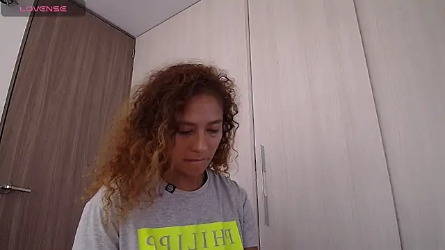 Zoedaniels online show from 30, 1, 2025