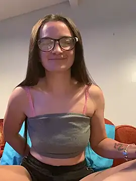 thequeenkendall2025 online show from 13, 2, 2025